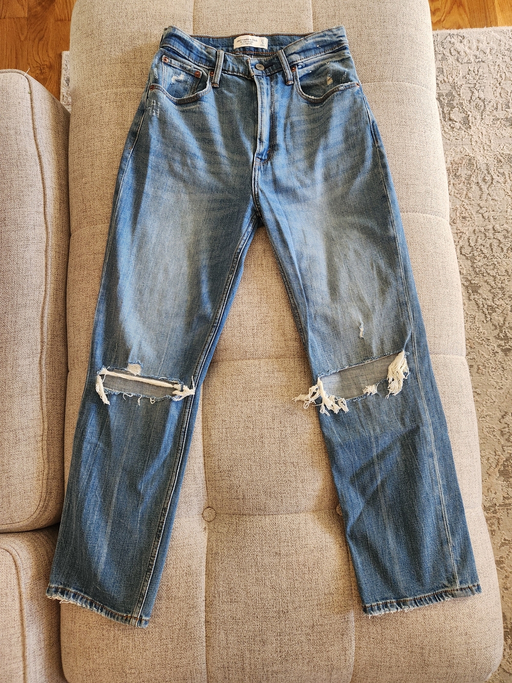 Abercrombie And FITCH Distressed ANKLE STRAIGHT high Rise Size 27/4